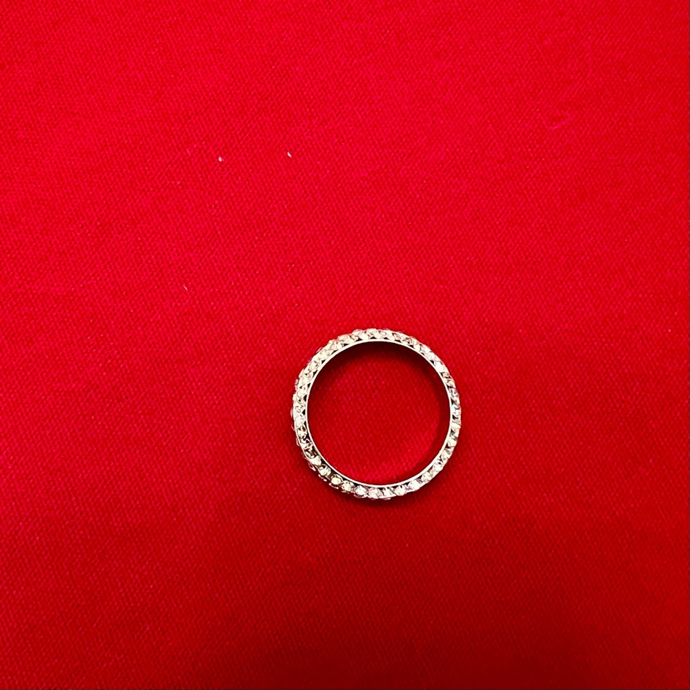 Elegant Chrystal Women's Eternity Ring - Picture 4 of 7